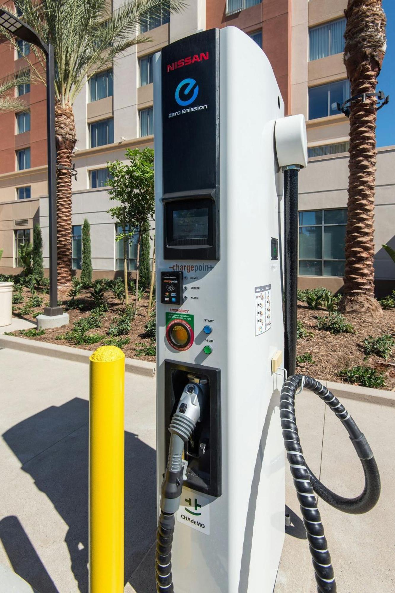 Courtyard By Marriott Irvine Spectrum Exterior foto